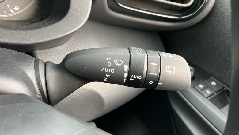 Toyota Yaris 1.5 Hybrid Icon 5dr CVT Hybrid Hatchback